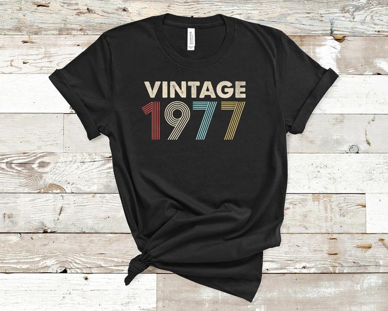 Vintage 1977 Shirt, 1977 Birthday Shirt, Birthday Gift Idea Unisex T-Shirt KM0405