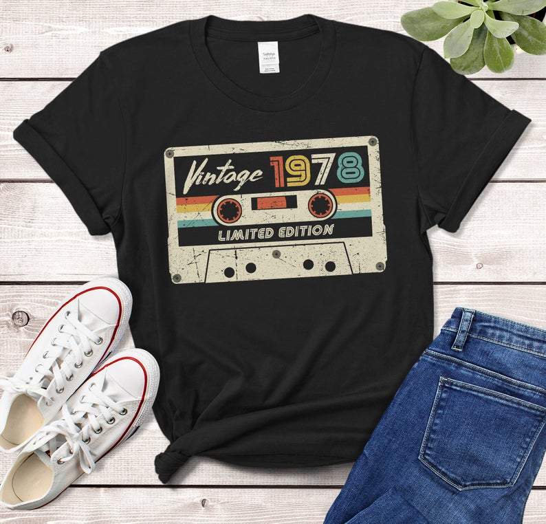 Vintage 1978, Limited Edition Birthday Gift Shirt, 43rd Birthday Vintage Shirt, Gift For Her For Him Unisex T-Shirt KM0904