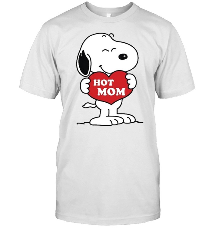 Snoopy Hug Heart Hot Mom T-Shirt